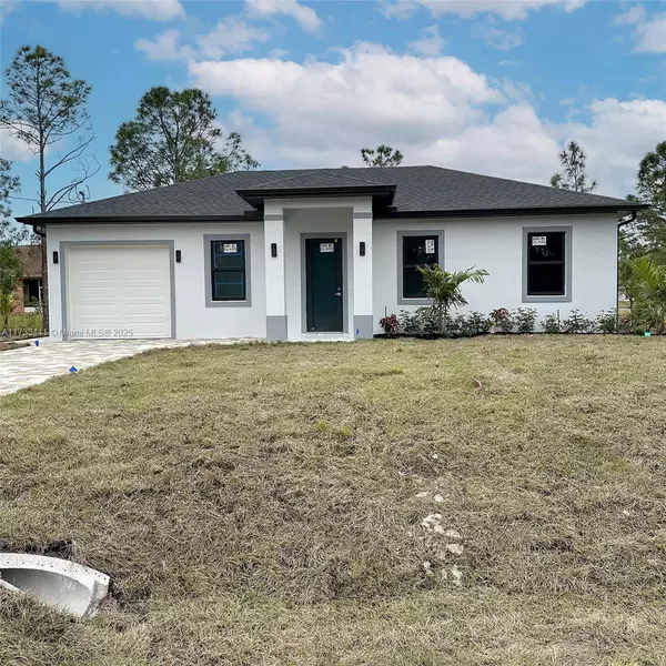 716 David Laird, Lehigh Acres, FL 33974