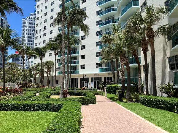 Hollywood, FL 33019,3901 S Ocean Dr #4P