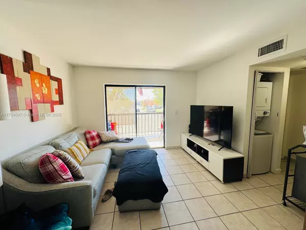 Hialeah, FL 33016,6520 W 27th Ct #55-22