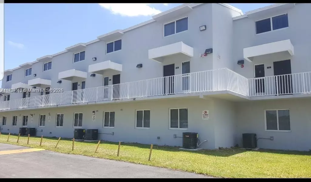 1999 NW 5th Pl #14, Miami, FL 33136