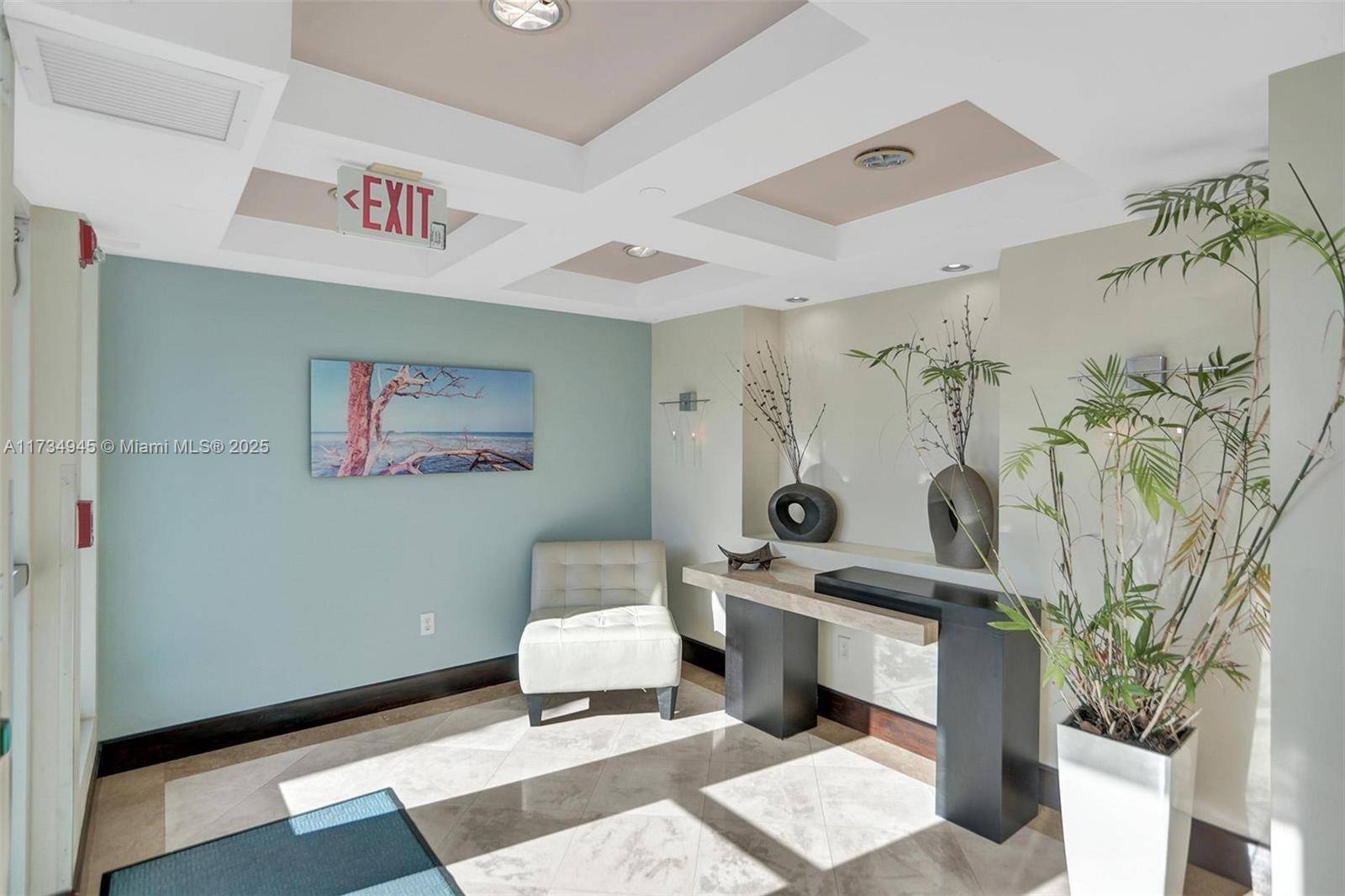 Miami Beach, FL 33141,7600 Collins Ave #913