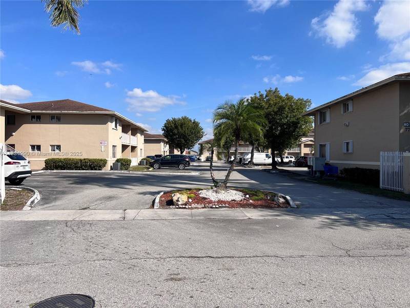 7865 W 30th Ct #H-206, Hialeah, FL 33018