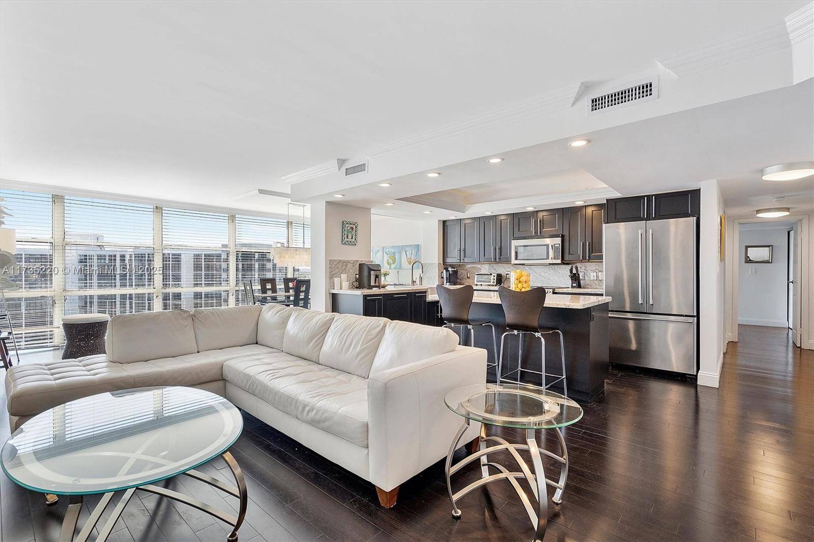 800 Parkview Dr #1014, Hallandale Beach, FL 33009