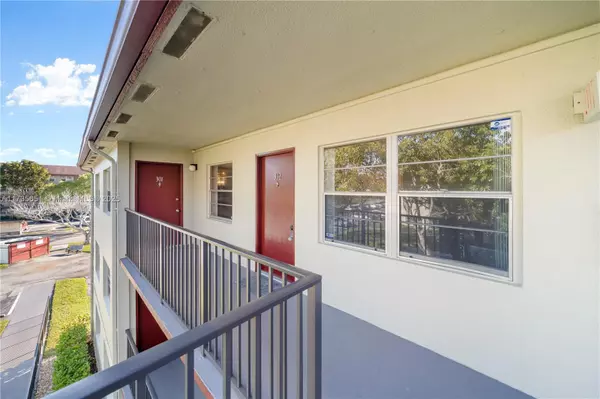 Pembroke Pines, FL 33027,13455 SW 3rd St #302S