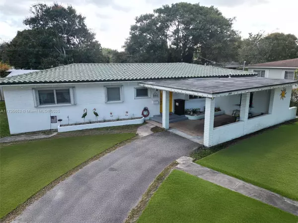 North Miami, FL 33161,20 NE 131st St