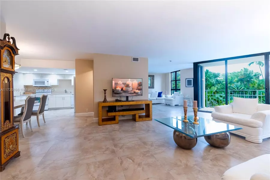 1000 Quayside Ter #403, Miami, FL 33138