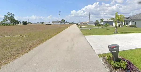 Cape Coral, FL 33993,2408 NW 7 PL