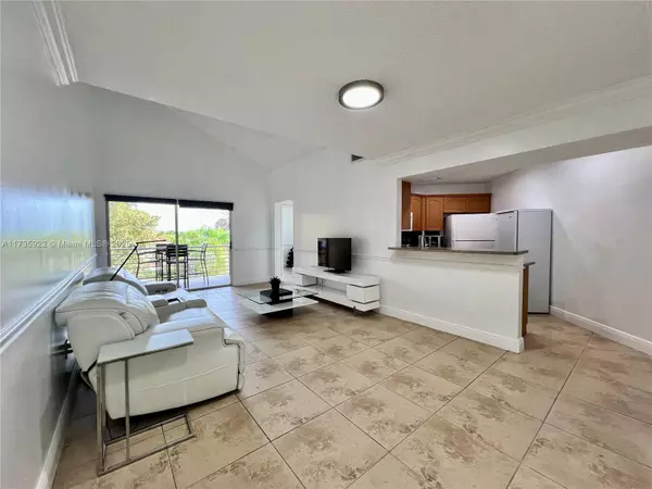 9731 Fontainebleau Blvd #F310, Miami, FL 33172