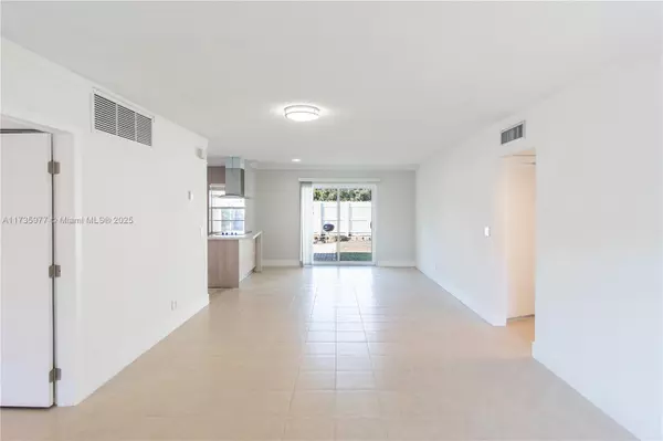 3031 NW 68th St #12F, Fort Lauderdale, FL 33309