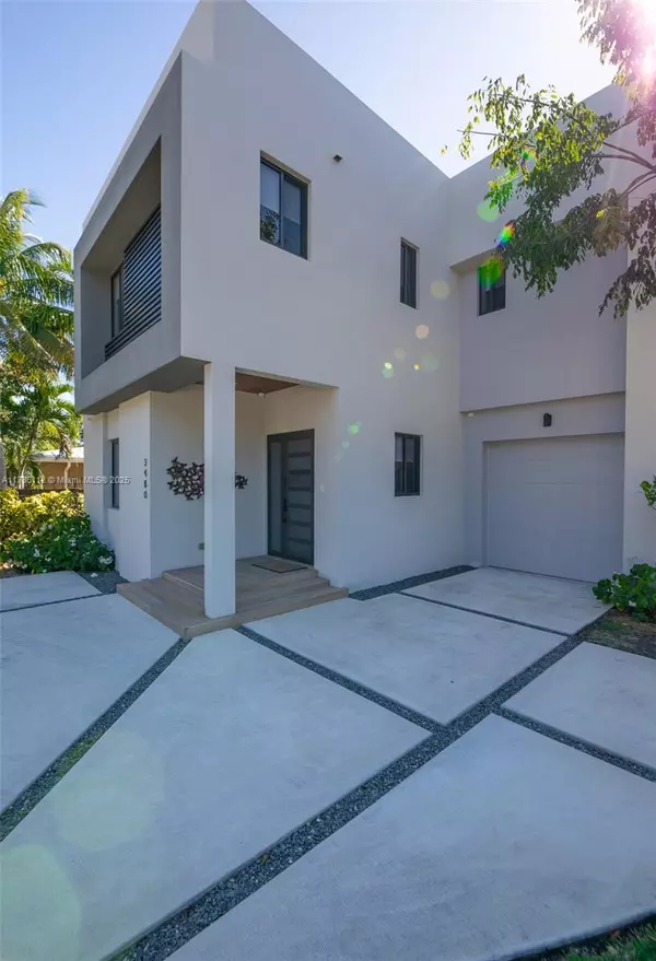 Coconut Grove, FL 33133,3480 Oak Ave