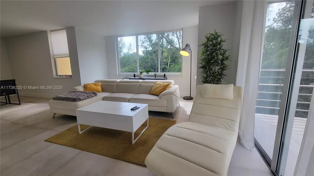 17890 W Dixie Hwy #307, North Miami Beach, FL 33160