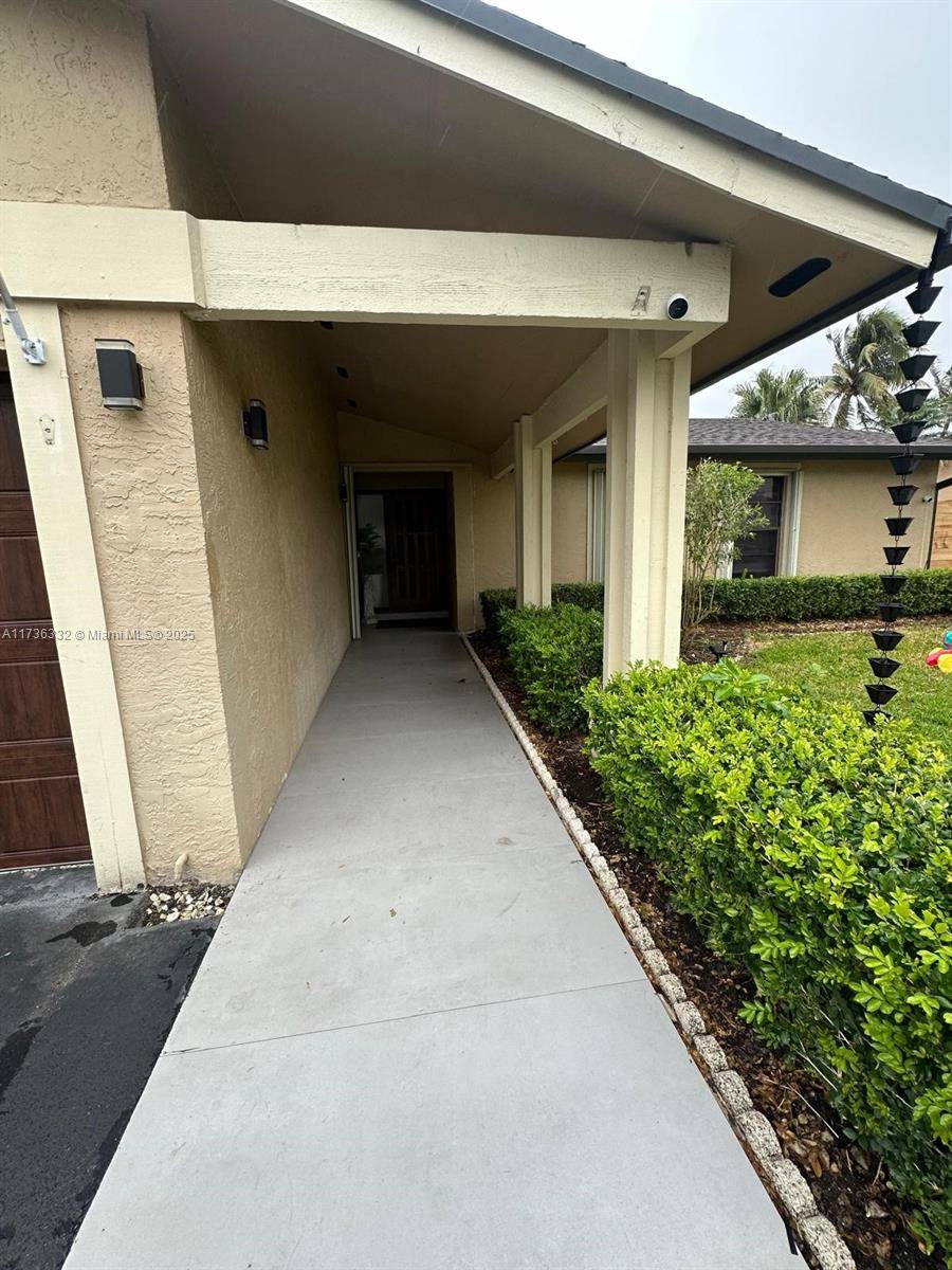 Weston, FL 33326,16805 SW 5th Way