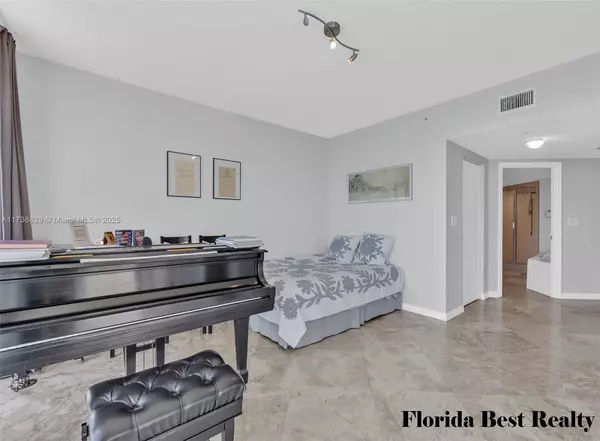 Sunny Isles Beach, FL 33160,16699 Collins Ave #3403