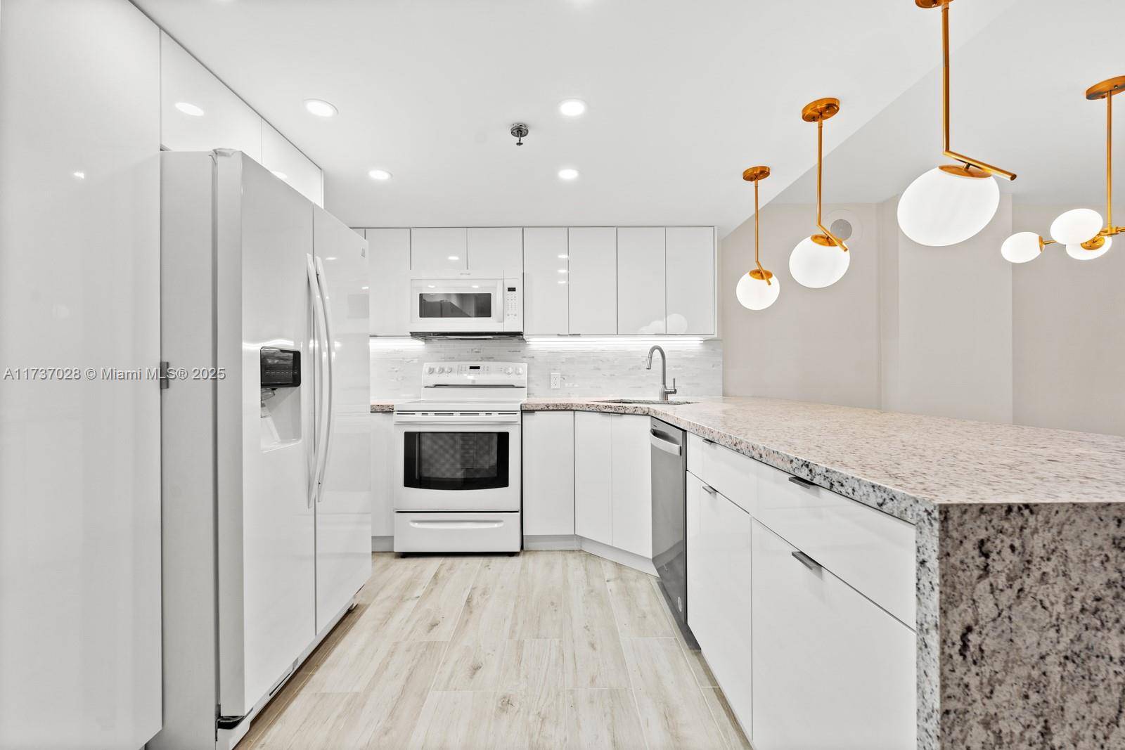 Miami Beach, FL 33140,2625 Collins Ave #309