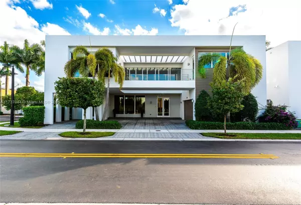10220 NW 74th Ter, Doral, FL 33178