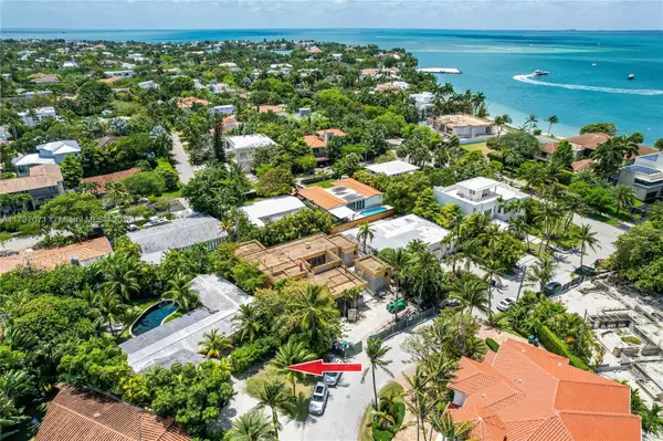 Key Biscayne, FL 33149,385 Harbor Ct