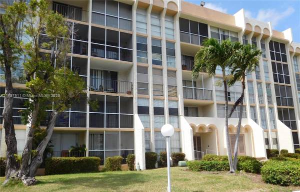 801 Three Islands Blvd #105, Hallandale Beach, FL 33009