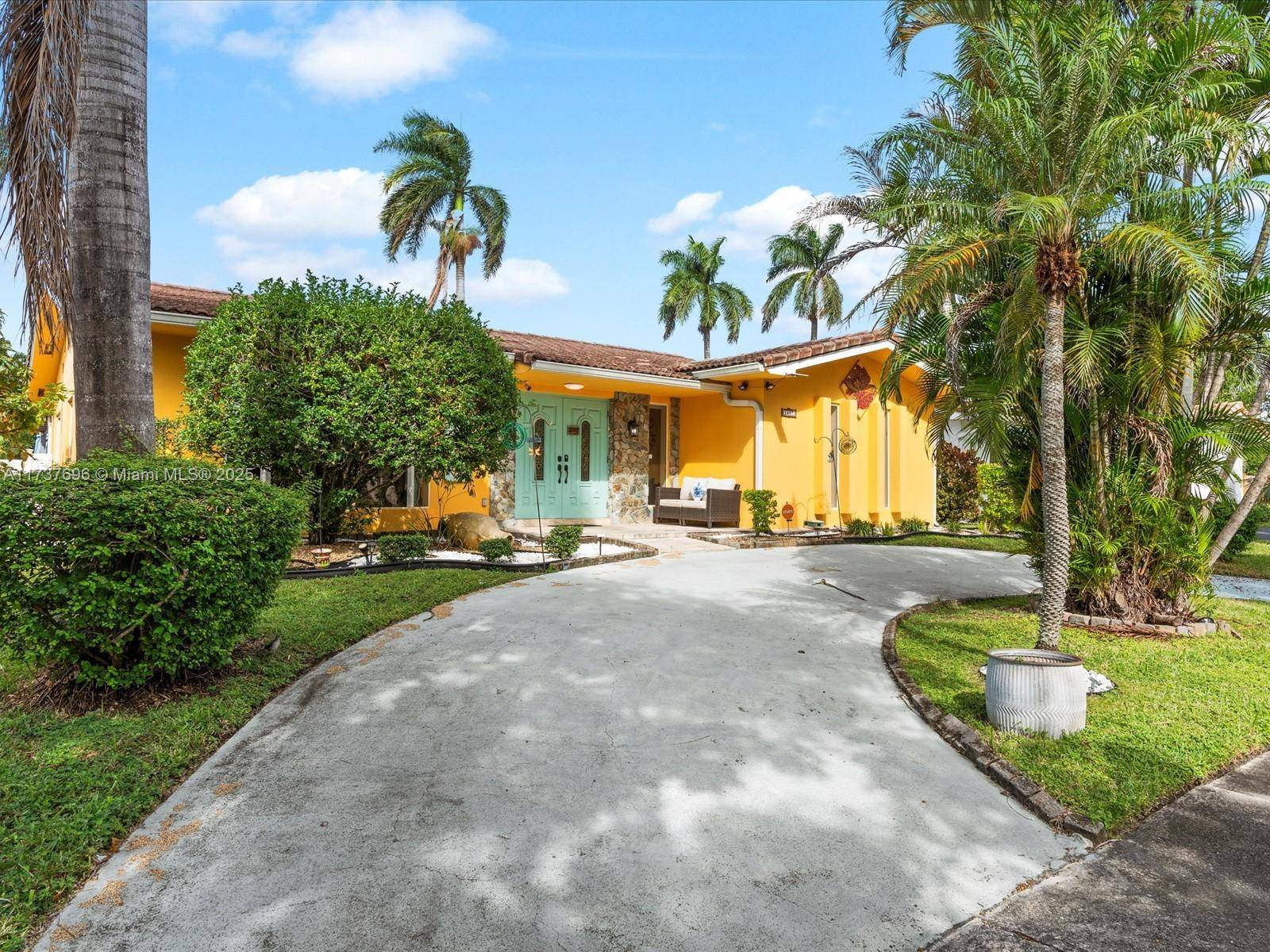 Hollywood, FL 33020,1407 Coolidge St