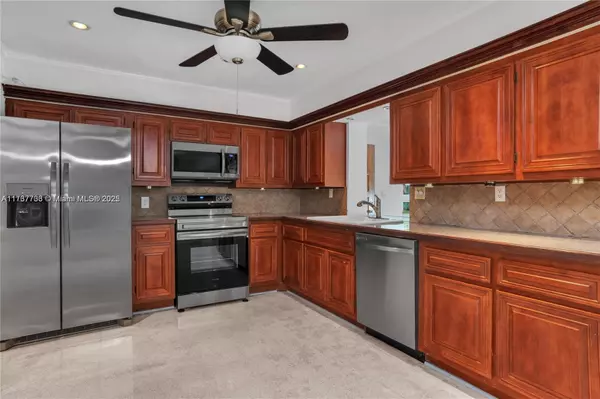 Dania Beach, FL 33004,617 NE 2nd Pl