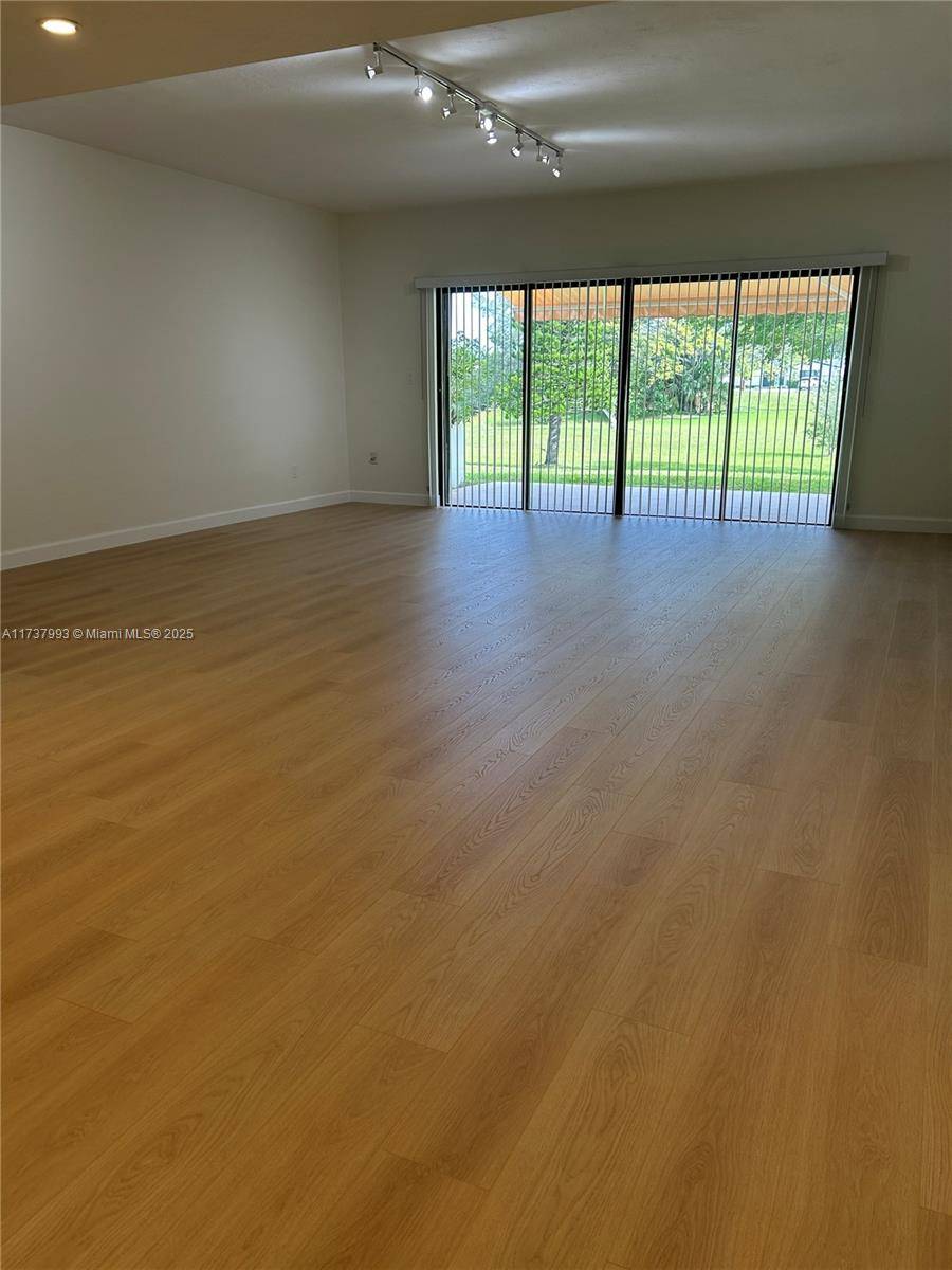 Miami, FL 33173,9005 SW 62nd Ter #5-H