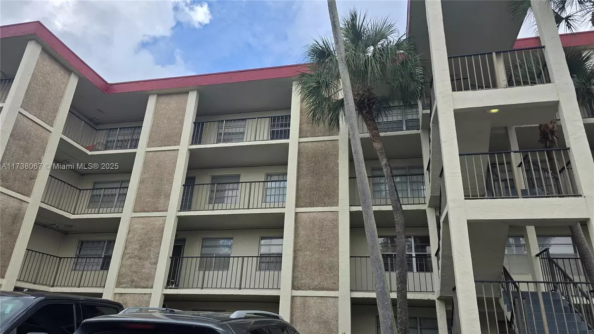 Lauderdale Lakes, FL 33313,3001 NW 48th Ave #242