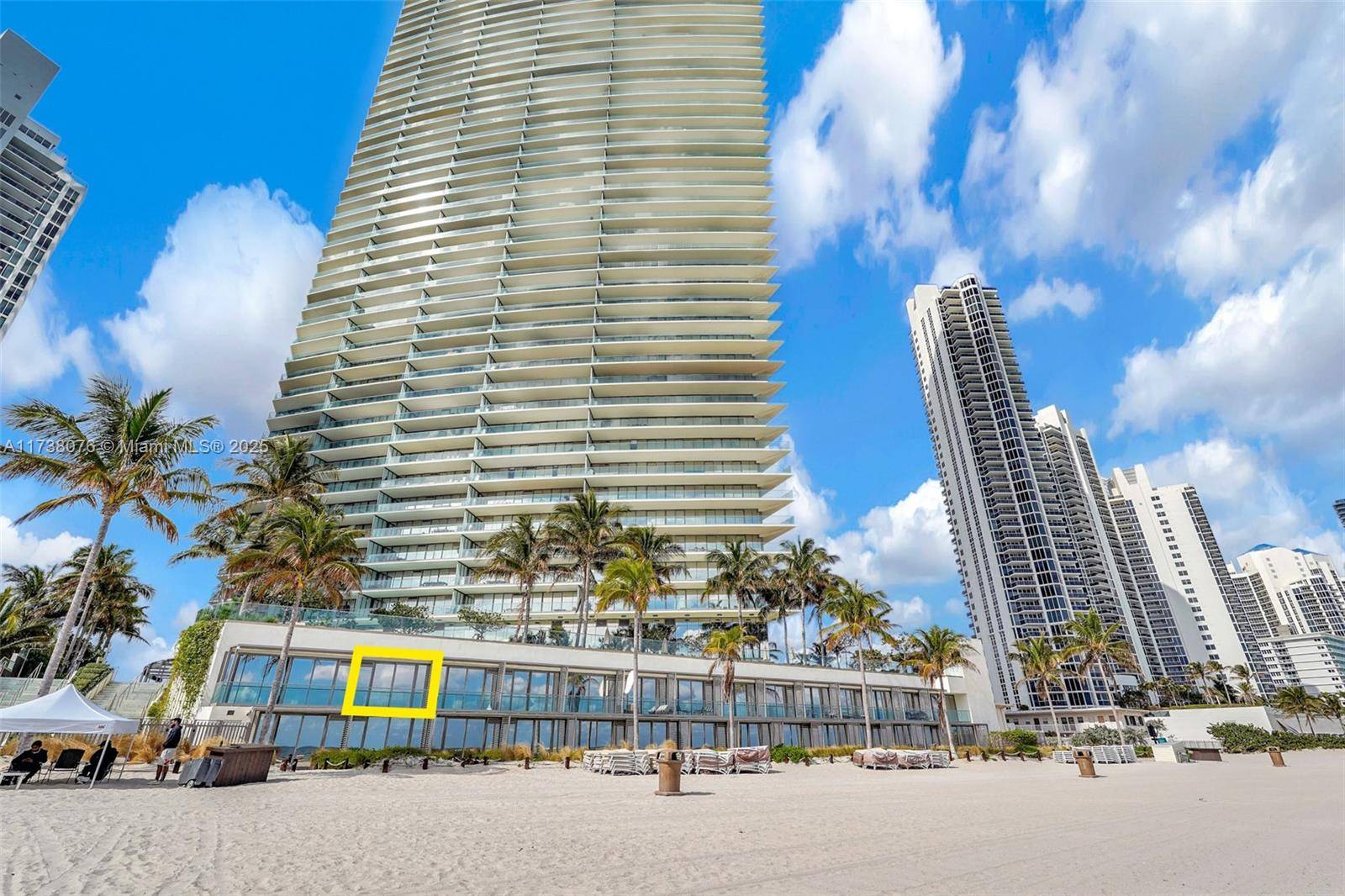 Sunny Isles Beach, FL 33160,18975 Collins Ave #CABANA #17