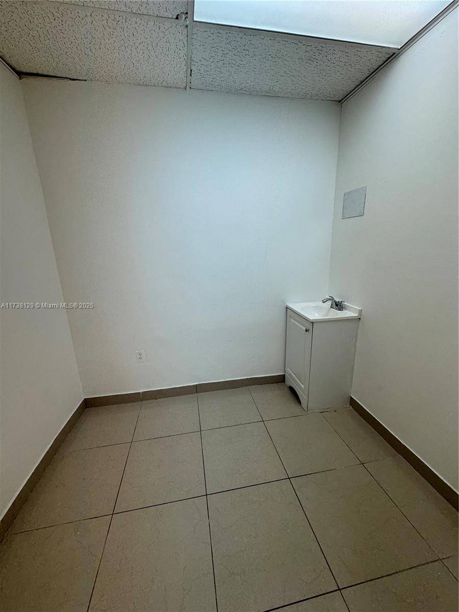 Miami Gardens, FL 33169,99 NW 183rd St