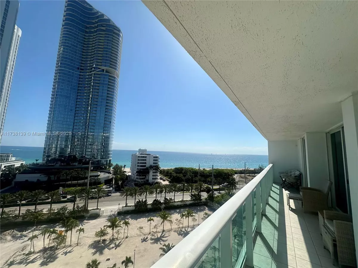 Sunny Isles Beach, FL 33160,100 Bayview Dr #1114