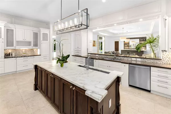 Pinecrest, FL 33156,6650 SW 123rd St