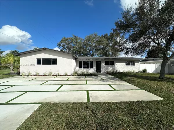 2321 NW 114th Ter, Pembroke Pines, FL 33026