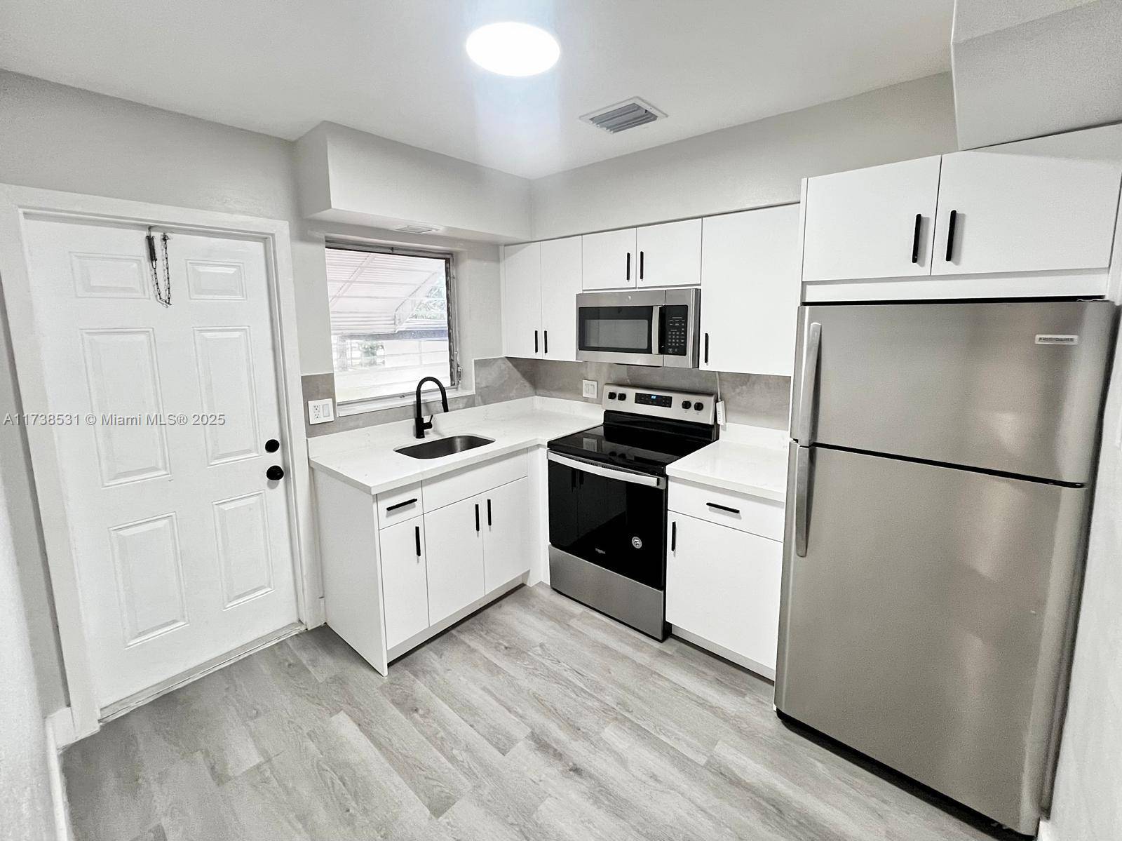 226 SW 6th St #A, Dania Beach, FL 33004