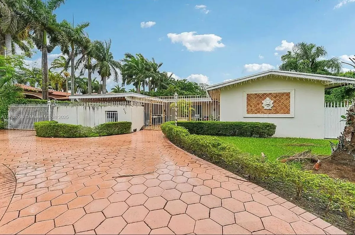 Miami, FL 33144,8365 SW 4th St