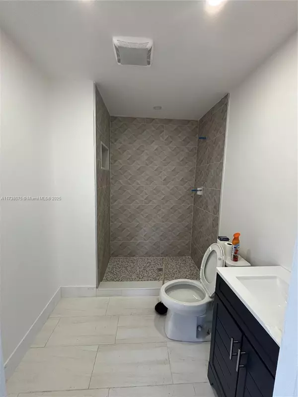 Plantation, FL 33317,861 N Bel Air Dr