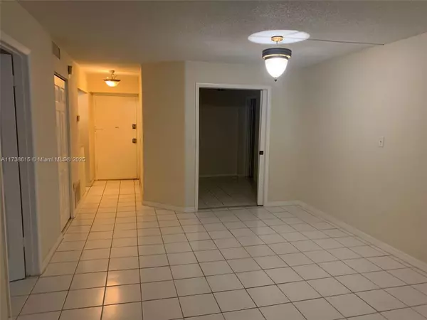Miami, FL 33161,1251 NE 108th St #106