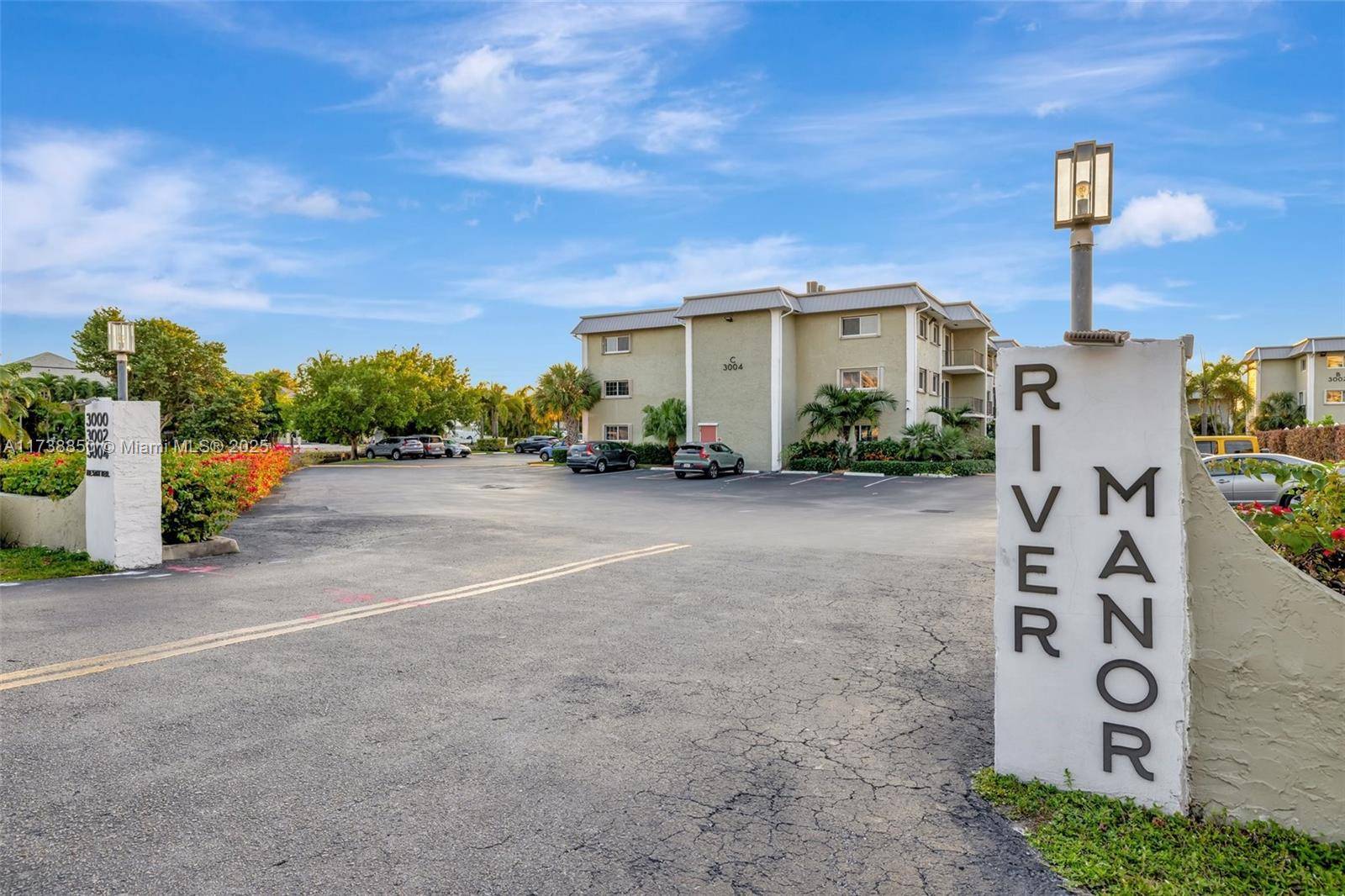 Wilton Manors, FL 33334,3004 NE 5th Ter #214-C
