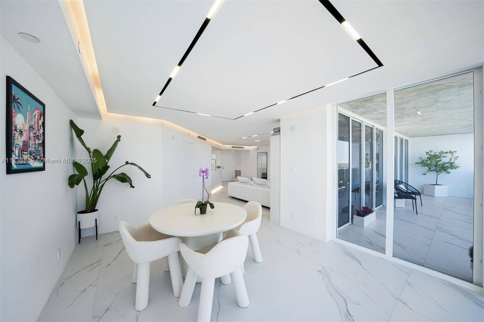 Miami Beach, FL 33139,1900 Sunset Harbour Dr #2211