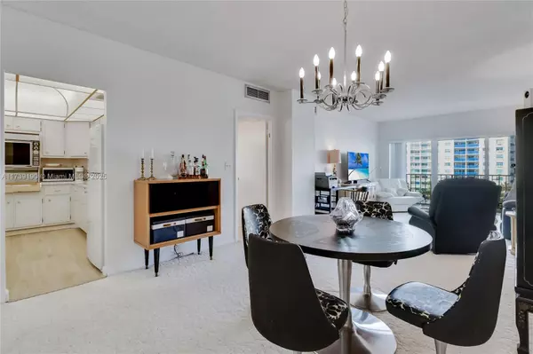 Sunny Isles Beach, FL 33160,500 Bayview Dr #517