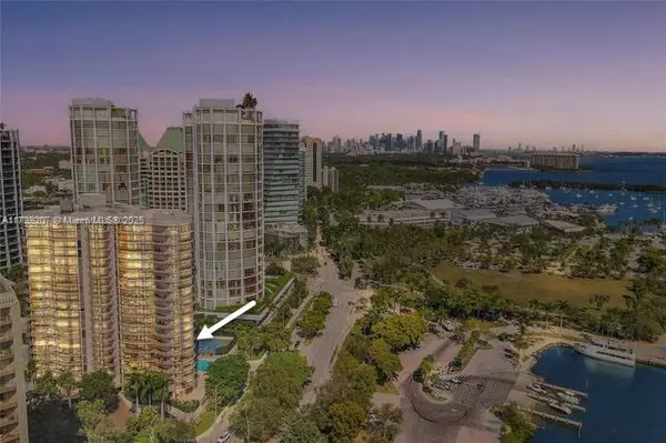 2843 S Bayshore Dr #4E,  Miami,  FL 33133
