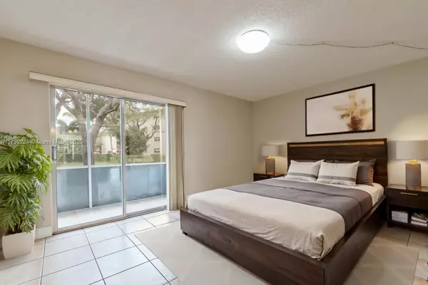Pembroke Pines, FL 33027,13355 SW 9th Ct #104H