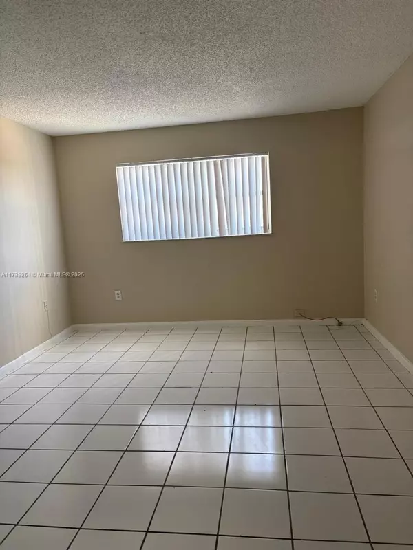 Lauderdale Lakes, FL 33311,3710 NW 21st St #311