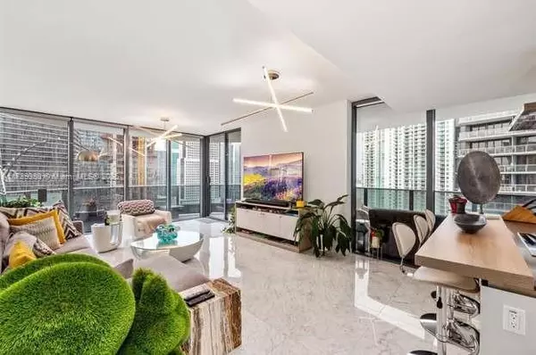 Miami, FL 33131,1000 Brickell Plz #2615