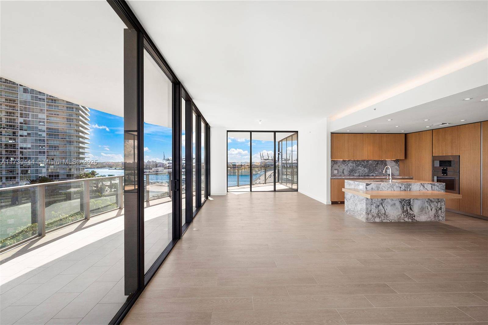 Miami Beach, FL 33139,500 Alton #1101