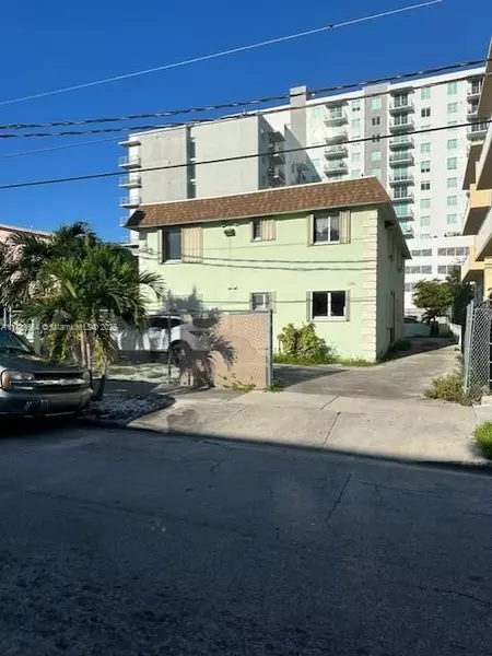 220 NW 7th Ave #3, Miami, FL 33128