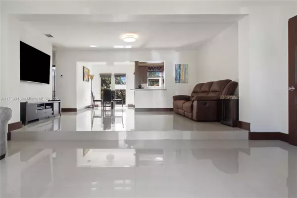 Miami, FL 33134,4350 SW 2nd St