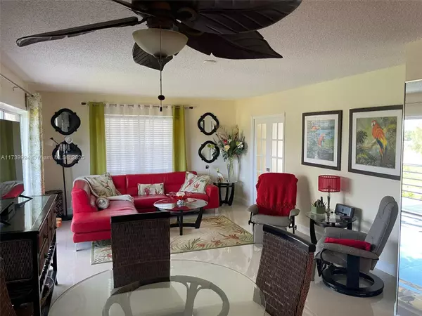 Sunrise, FL 33322,3050 E Sunrise Lakes Dr #324