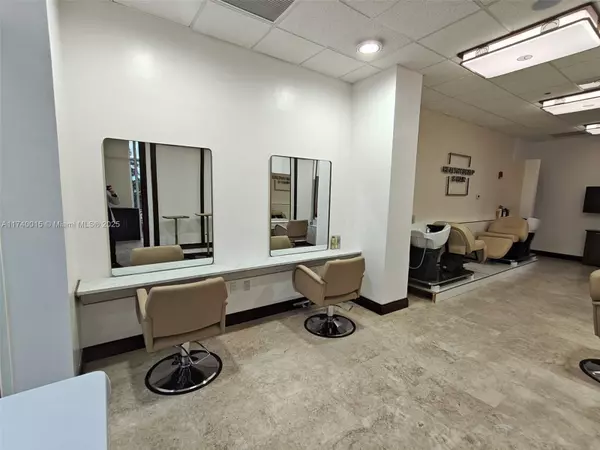 Fort Lauderdale, FL 33308,3020 NE 32nd Ave