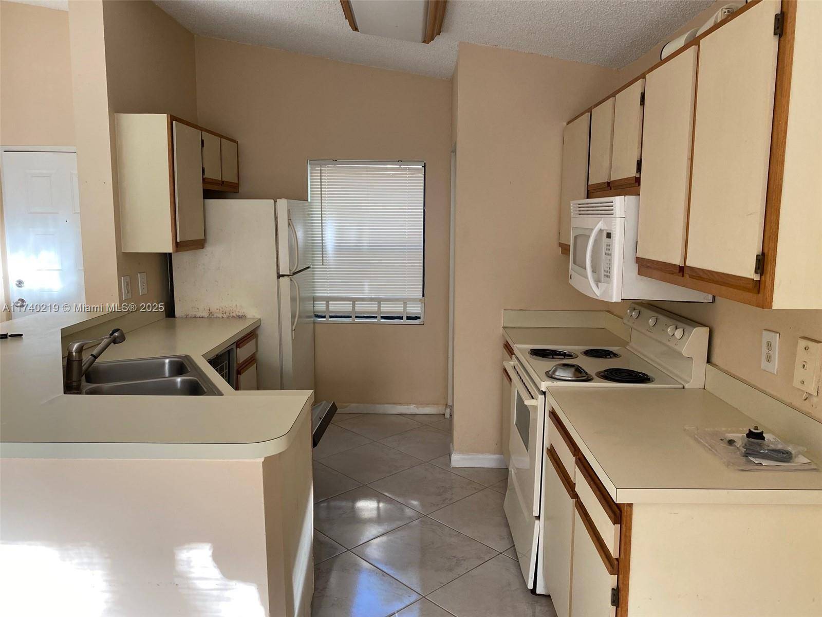 Sunrise, FL 33322,9999 Summerbreeze Dr #1102