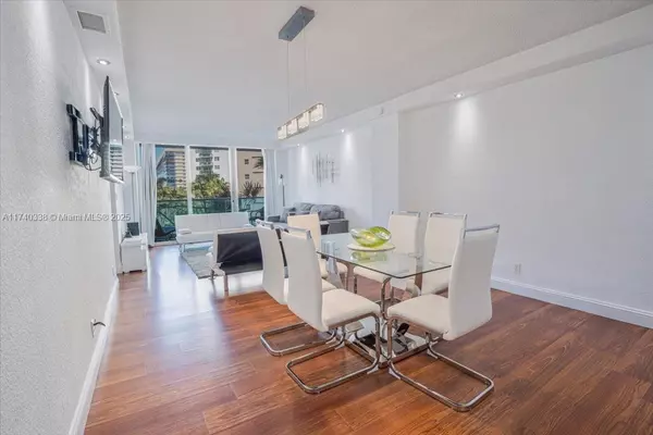Hollywood, FL 33019,4001 S Ocean Dr #4E