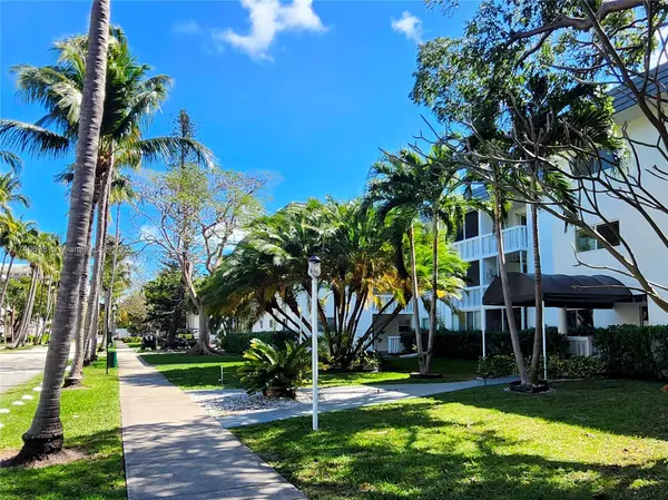 200 Galen Dr #303, Key Biscayne, FL 33149