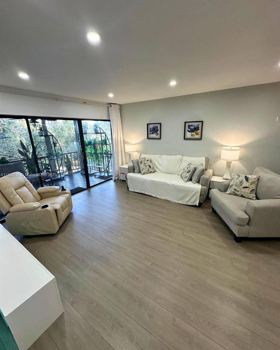 Lauderhill, FL 33319,6010 S Falls Cir Dr #310